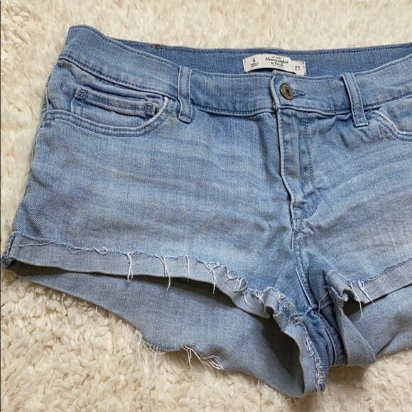 Abercrombie and Fitch light wash short shorts - Picture 3 of 9